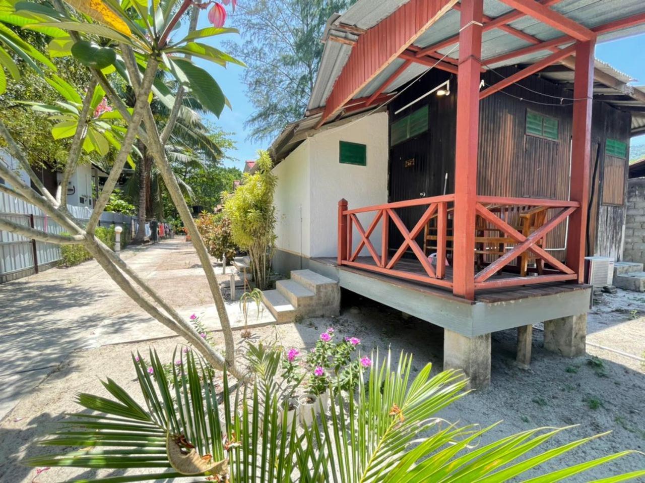 B'First Chalet Perhentian Island Kampung Kuala Besut Exteriör bild